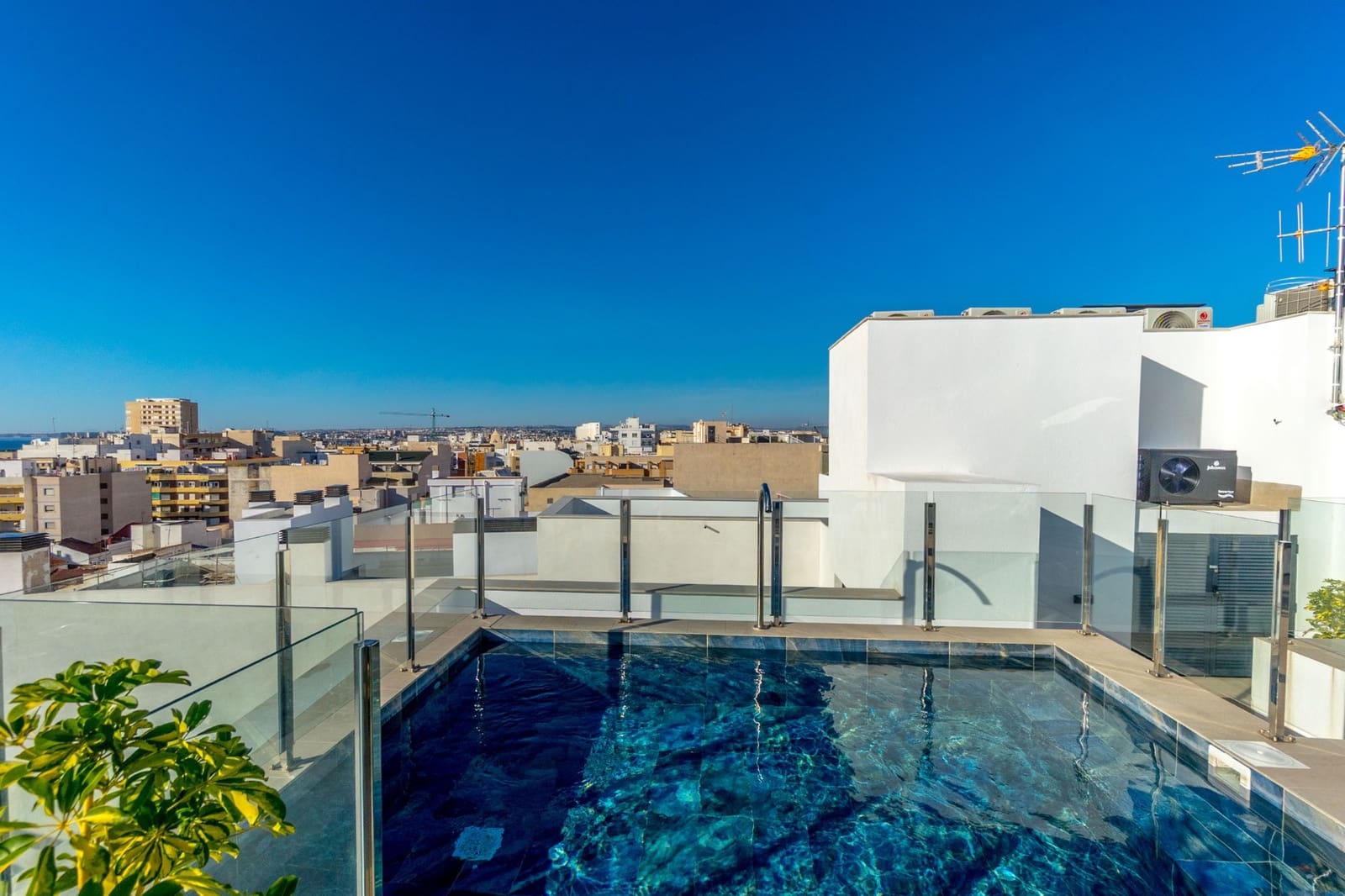 2 chambre Appartement de Plage à vendre à Torrevieja avec piscine - 249 900 € (Ref: 9936396)