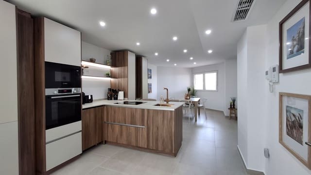 2 bedroom Apartment for sale in Torrevieja - € 279,000 (Ref: 9936398)