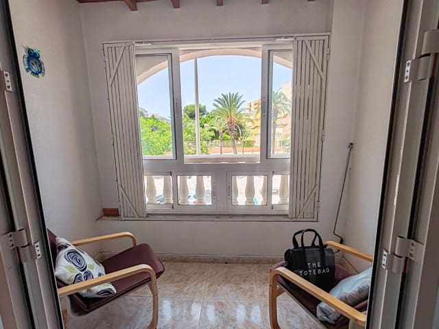 2 Zimmer Apartment zu verkaufen in Torrevieja mit Pool - 124.900 € (Ref: 9938897)