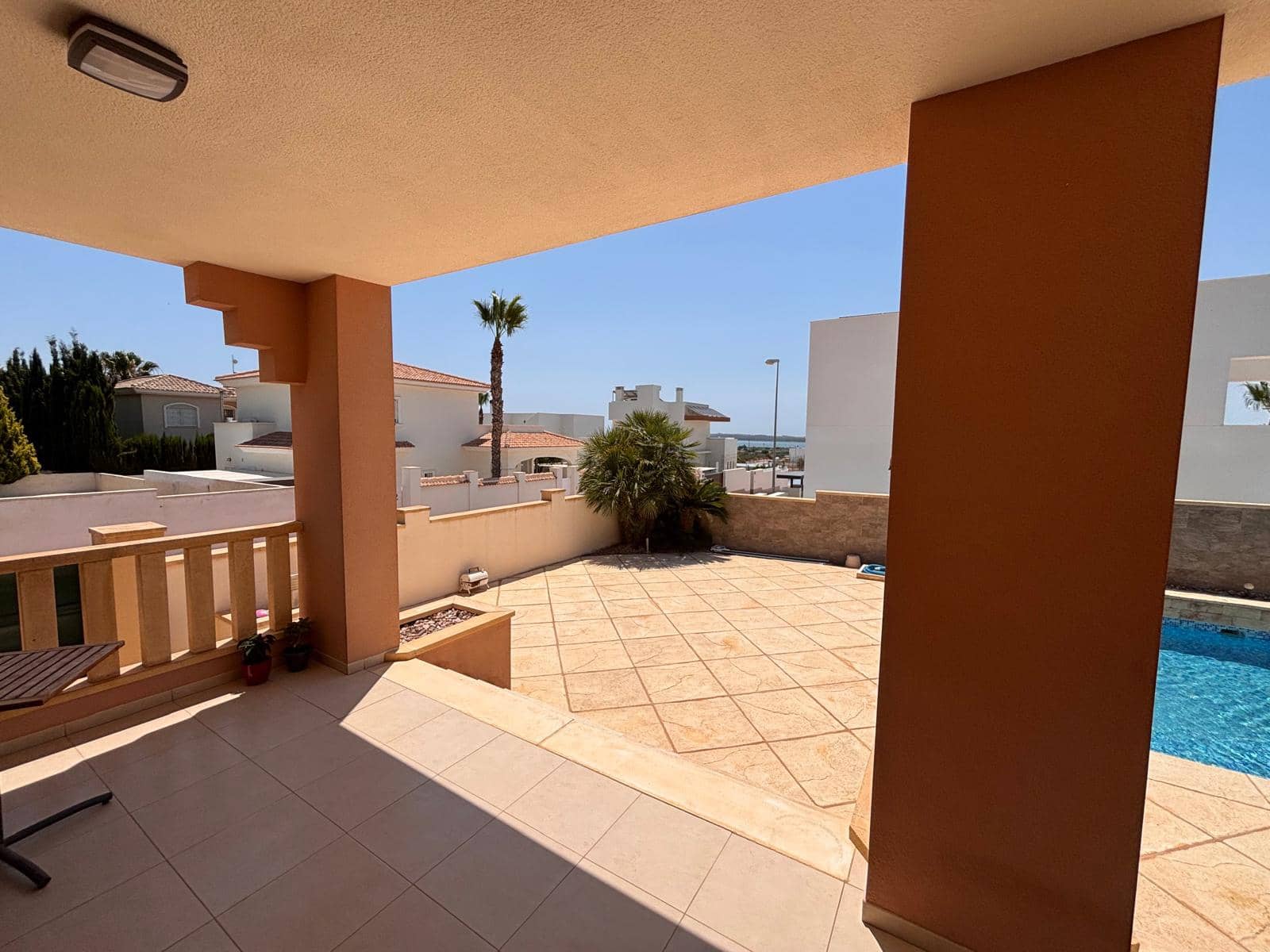 4 soveværelse Villa til salg i Ciudad Quesada med swimmingpool - € 470.000 (Ref: 9938899)