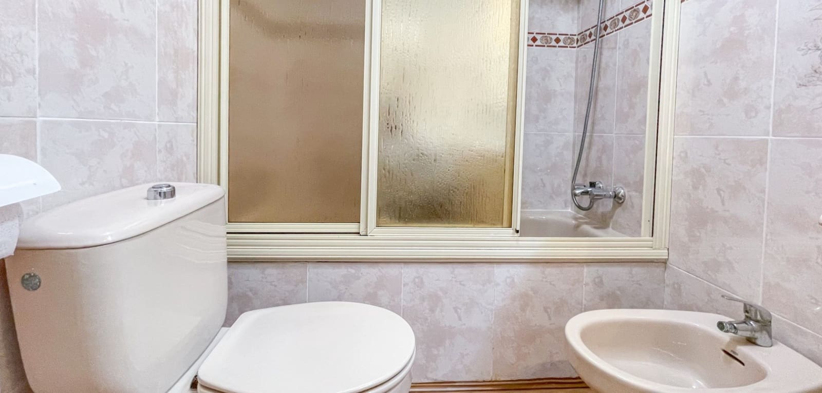 3 makuuhuone Huoneisto myytävänä paikassa Torrevieja mukana 
autotalli - 259 900 € (Ref: 9938902)
