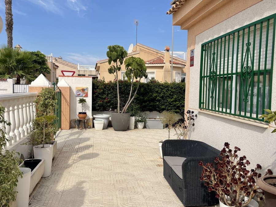 2 sovrum Semi-fristående Villa till salu i Rojales med pool - 220 000 € (Ref: 9950618)