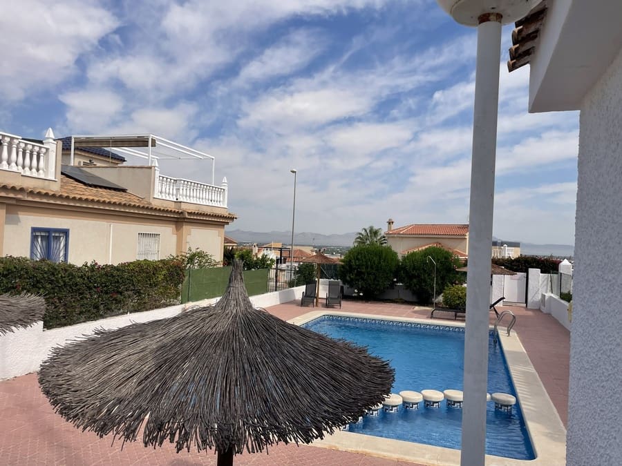 2 sovrum Semi-fristående Villa till salu i Rojales med pool - 220 000 € (Ref: 9950618)