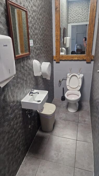 Kommersiell til salgs i Torrevieja - € 59 000 (Ref: 9953570)