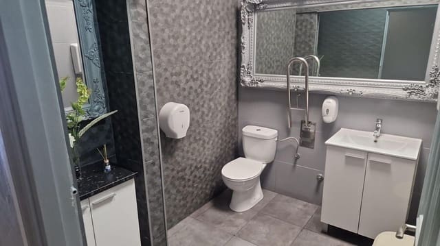 Kommersiell til salgs i Torrevieja - € 59 000 (Ref: 9953570)