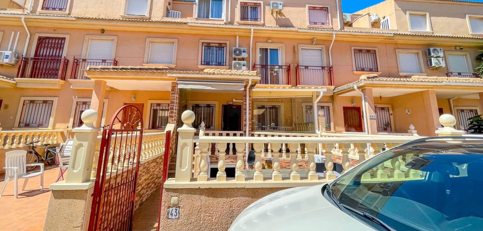 3 soveværelse Byhus til salg i Orihuela Costa med swimmingpool garage - € 285.000 (Ref: 9953573)