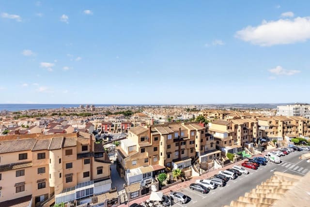 2 soverom Penthouse til salgs i Torrevieja med svømmebasseng - € 199 000 (Ref: 9953577)