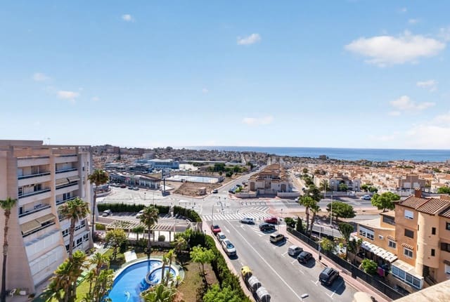 2 soverom Penthouse til salgs i Torrevieja med svømmebasseng - € 199 000 (Ref: 9953577)