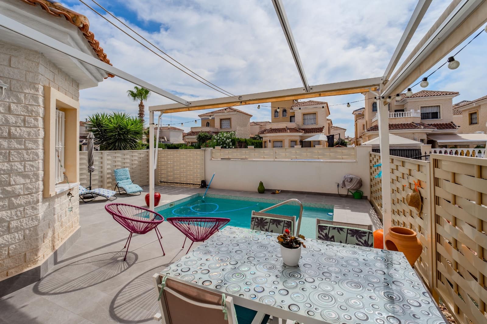 2 bedroom Villa for sale in El Raso with pool - € 289,000 (Ref: 9960974)