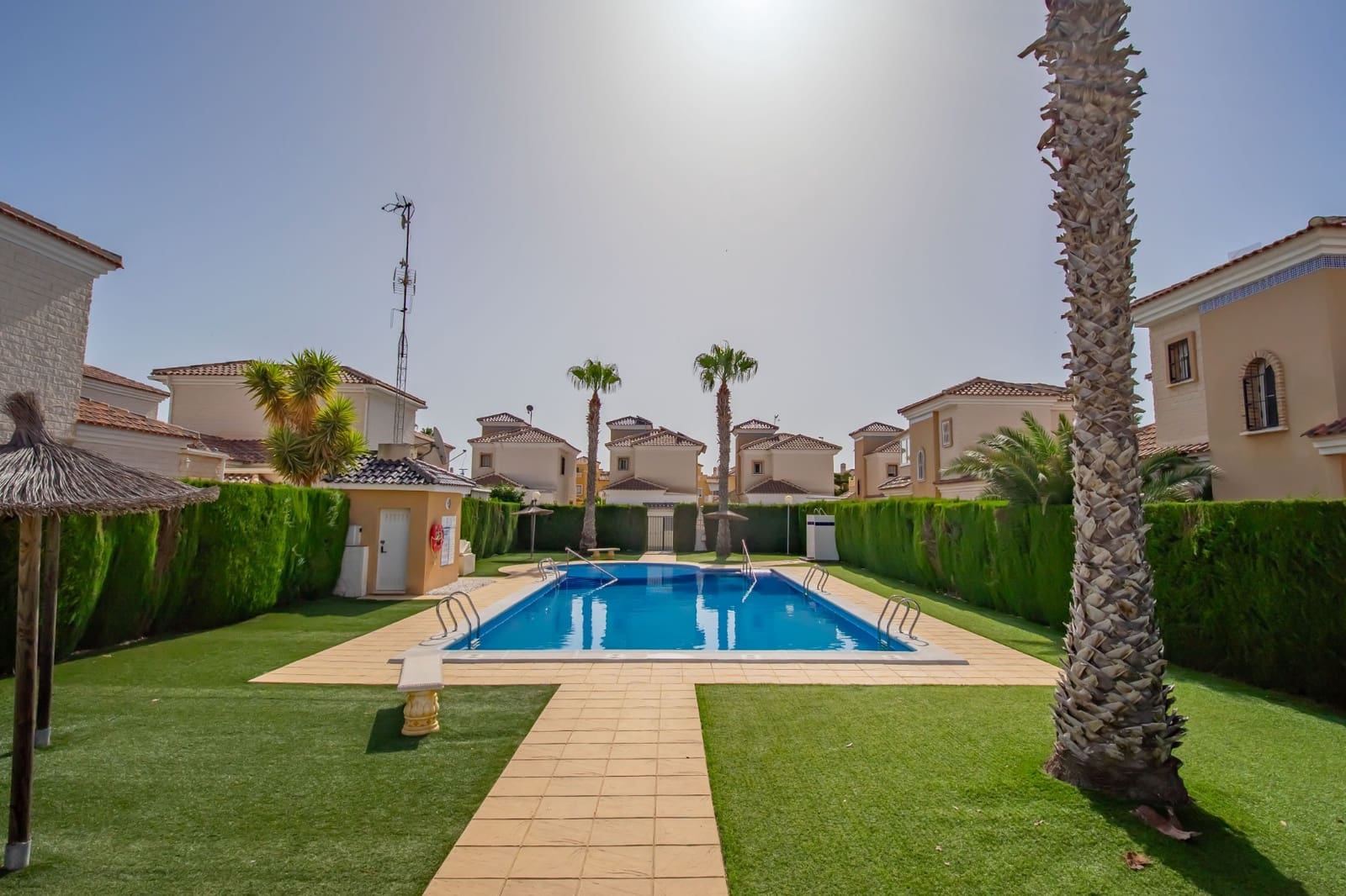 2 bedroom Villa for sale in El Raso with pool garage - € 289,000 (Ref: 9960974)