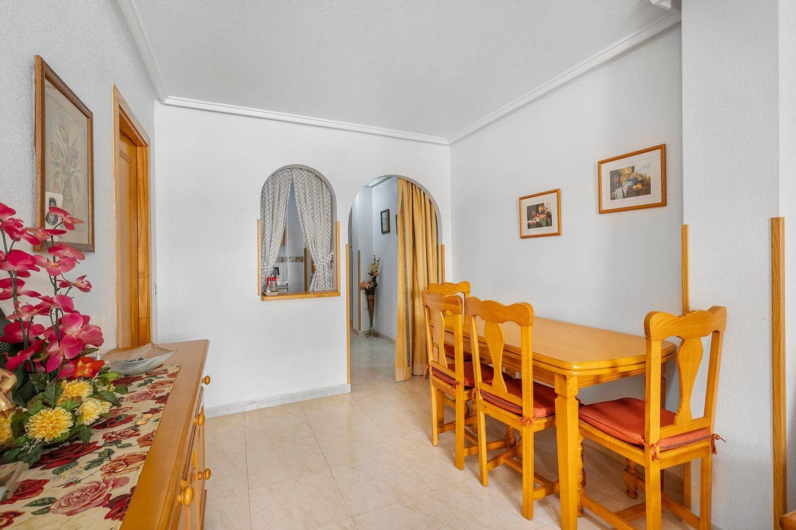 Apartamento de 2 habitaciones en Torrevieja en venta con piscina - 138.900 € (Ref: 9964157)