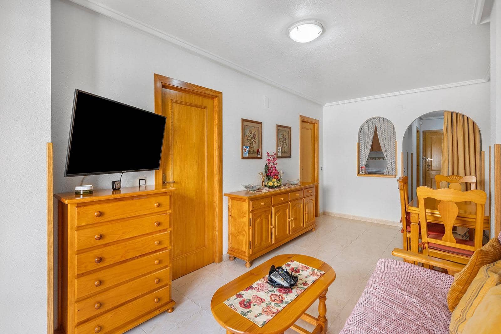 Apartamento de 2 habitaciones en Torrevieja en venta con piscina - 138.900 € (Ref: 9964157)