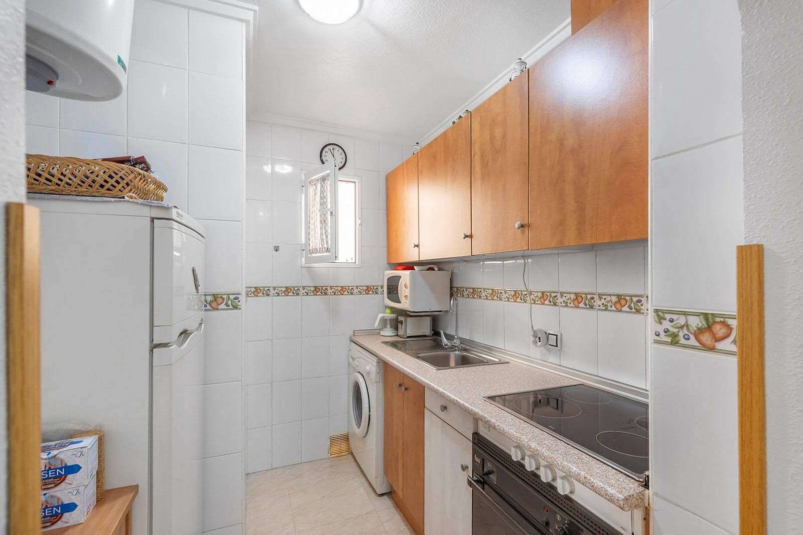 Apartamento de 2 habitaciones en Torrevieja en venta con piscina - 138.900 € (Ref: 9964157)