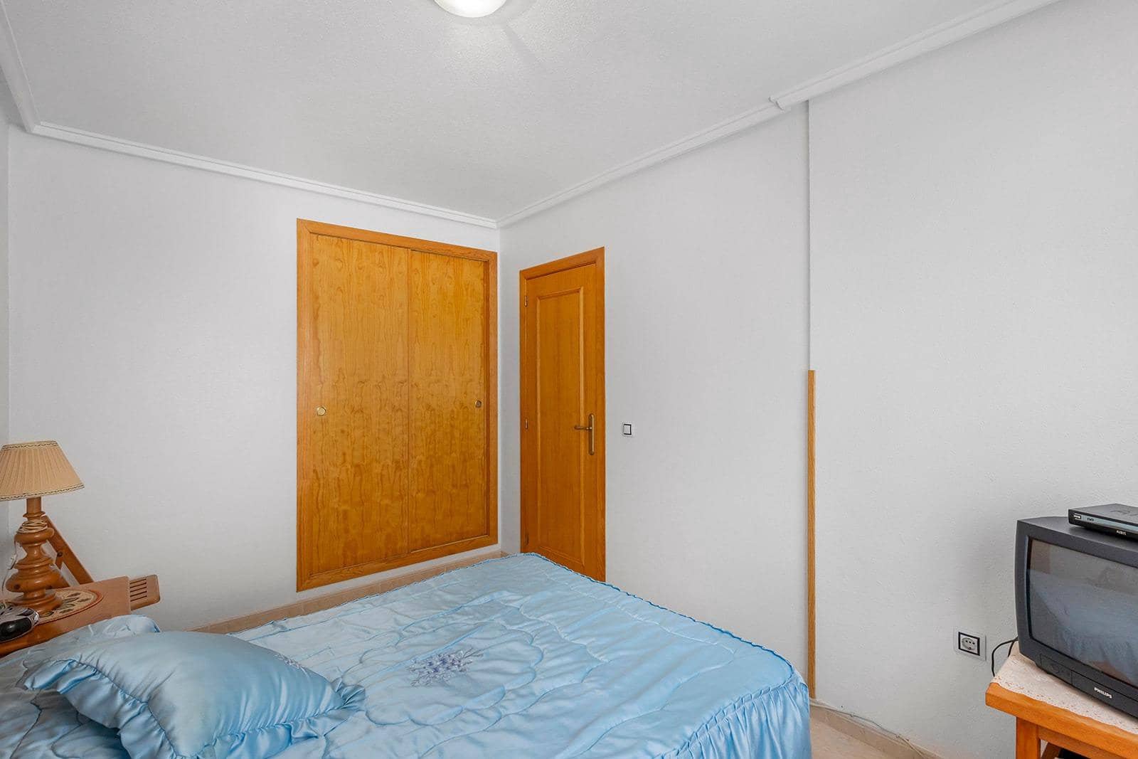 Apartamento de 2 habitaciones en Torrevieja en venta con piscina - 138.900 € (Ref: 9964157)