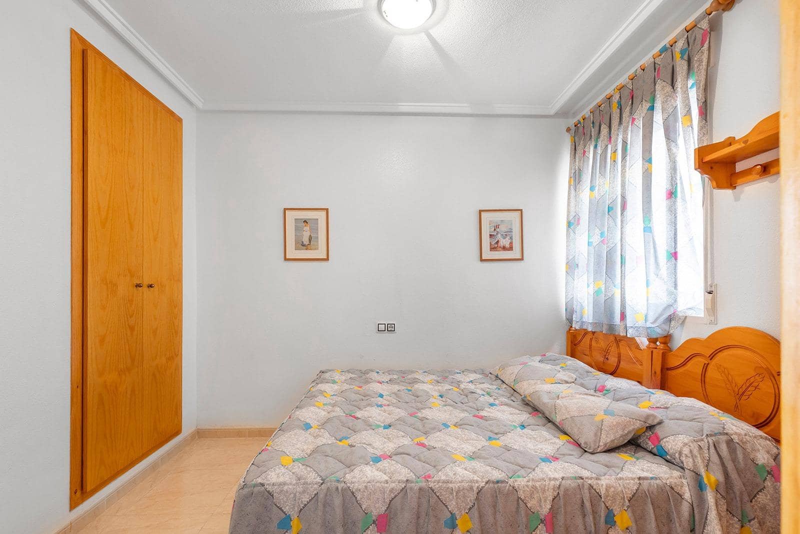 Apartamento de 2 habitaciones en Torrevieja en venta con piscina - 138.900 € (Ref: 9964157)