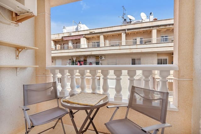 Apartamento de 2 habitaciones en Torrevieja en venta con piscina - 138.900 € (Ref: 9964157)