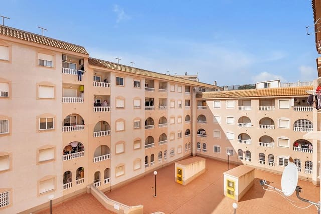 Apartamento de 2 habitaciones en Torrevieja en venta con piscina - 138.900 € (Ref: 9964157)