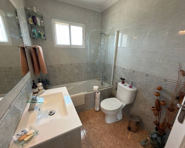 3 Zimmer Villa zu verkaufen in Catral mit Pool Garage - 390.000 € (Ref: 9965887)