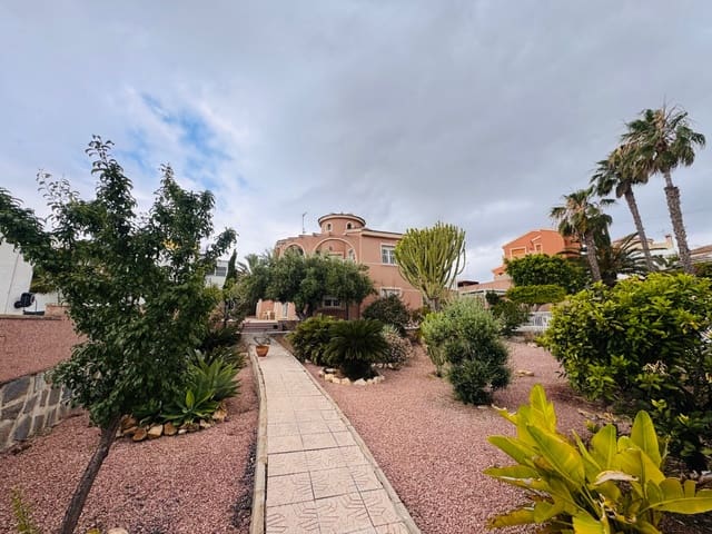5 slaapkamer Villa te koop in Ciudad Quesada, Rojales met zwembad garage - € 499.950 (Ref: 9965888)