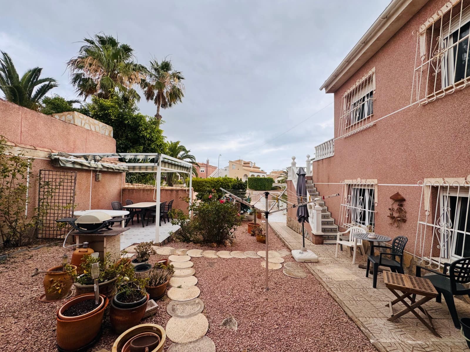 5 slaapkamer Villa te koop in Ciudad Quesada met zwembad garage - € 499.950 (Ref: 9965888)
