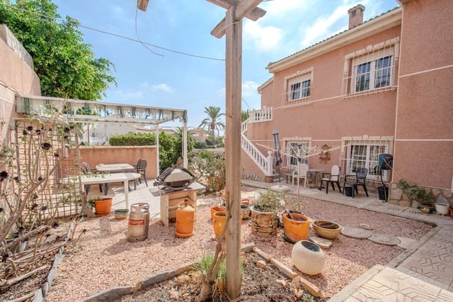 5 bedroom Villa for sale in Ciudad Quesada, Rojales with pool garage - € 499,950 (Ref: 9965888)