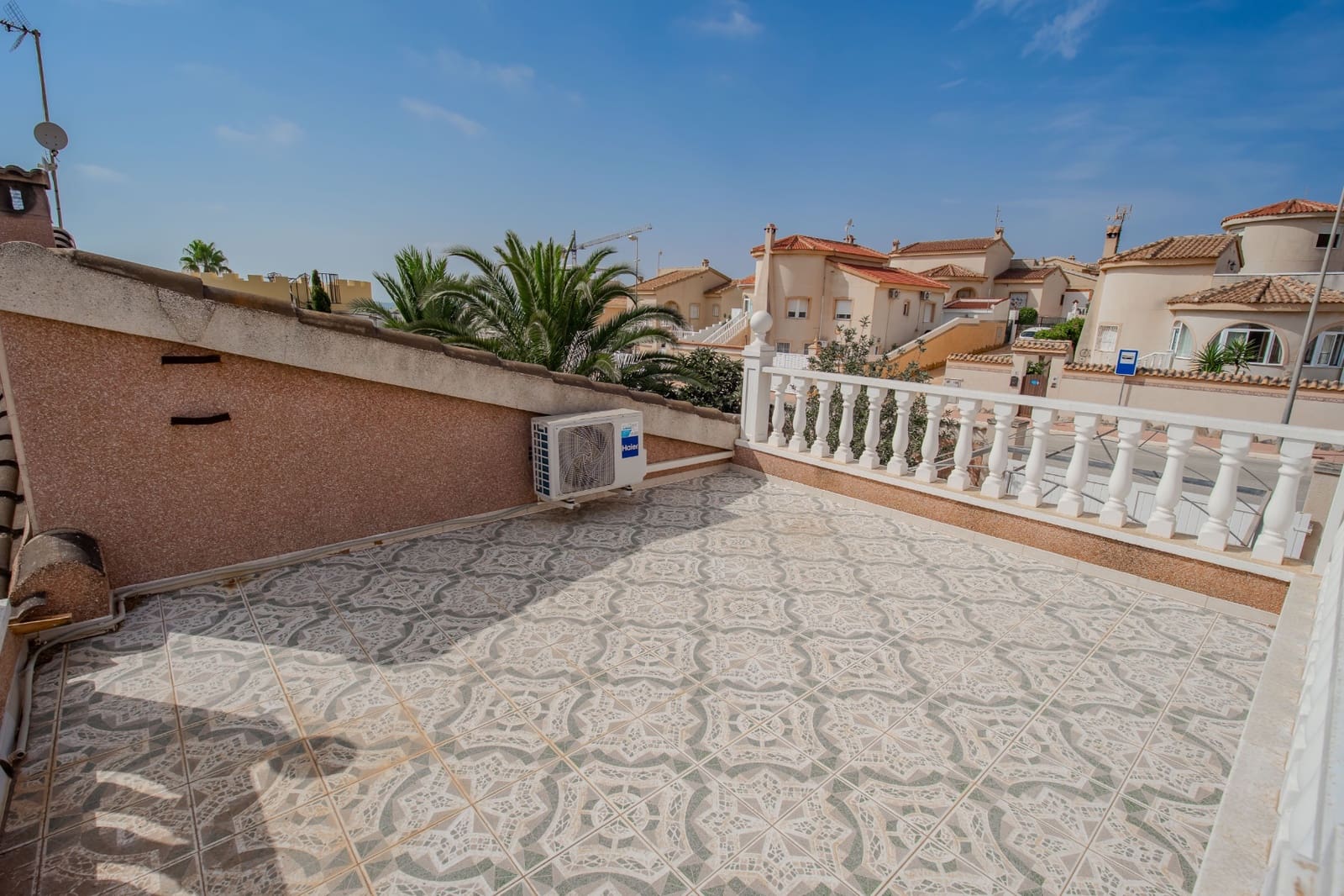 5 soveværelse Villa til salg i Ciudad Quesada med swimmingpool garage - € 499.950 (Ref: 9965888)
