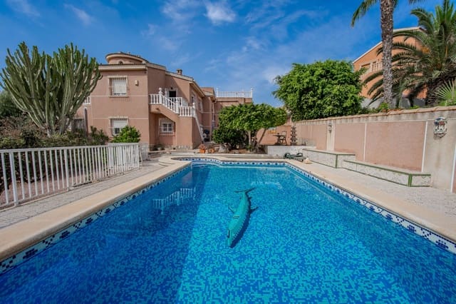 5 bedroom Villa for sale in Ciudad Quesada, Rojales with pool garage - € 499,950 (Ref: 9965888)