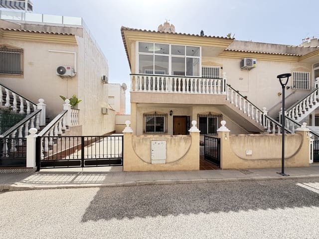 2 soveværelse Lejlighed til salg i La Zenia, Orihuela med swimmingpool - € 199.999 (Ref: 9968578)