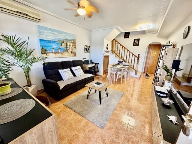 2 slaapkamer Rijtjeshuis te koop in Torrevieja met zwembad - € 169.500 (Ref: 9968587)