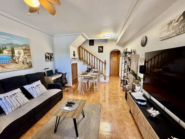 2 slaapkamer Rijtjeshuis te koop in Torrevieja met zwembad - € 169.500 (Ref: 9968587)