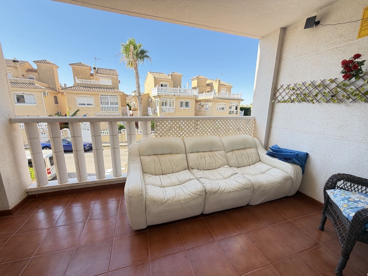 2 soverom Leilighet til salgs i Villamartin med svømmebasseng - € 149 995 (Ref: 9968593)