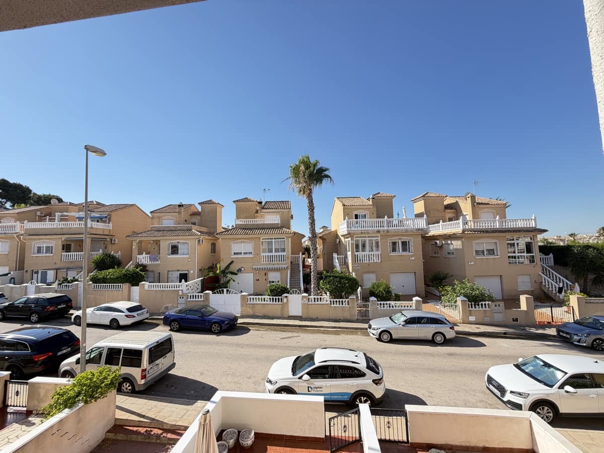 2 soverom Leilighet til salgs i Villamartin med svømmebasseng - € 149 995 (Ref: 9968593)