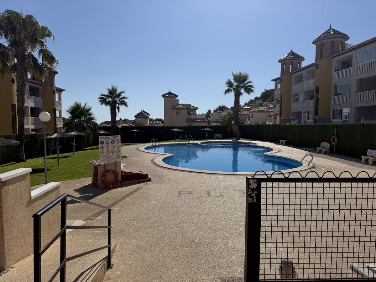 2 soverom Leilighet til salgs i Villamartin med svømmebasseng - € 149 995 (Ref: 9968593)