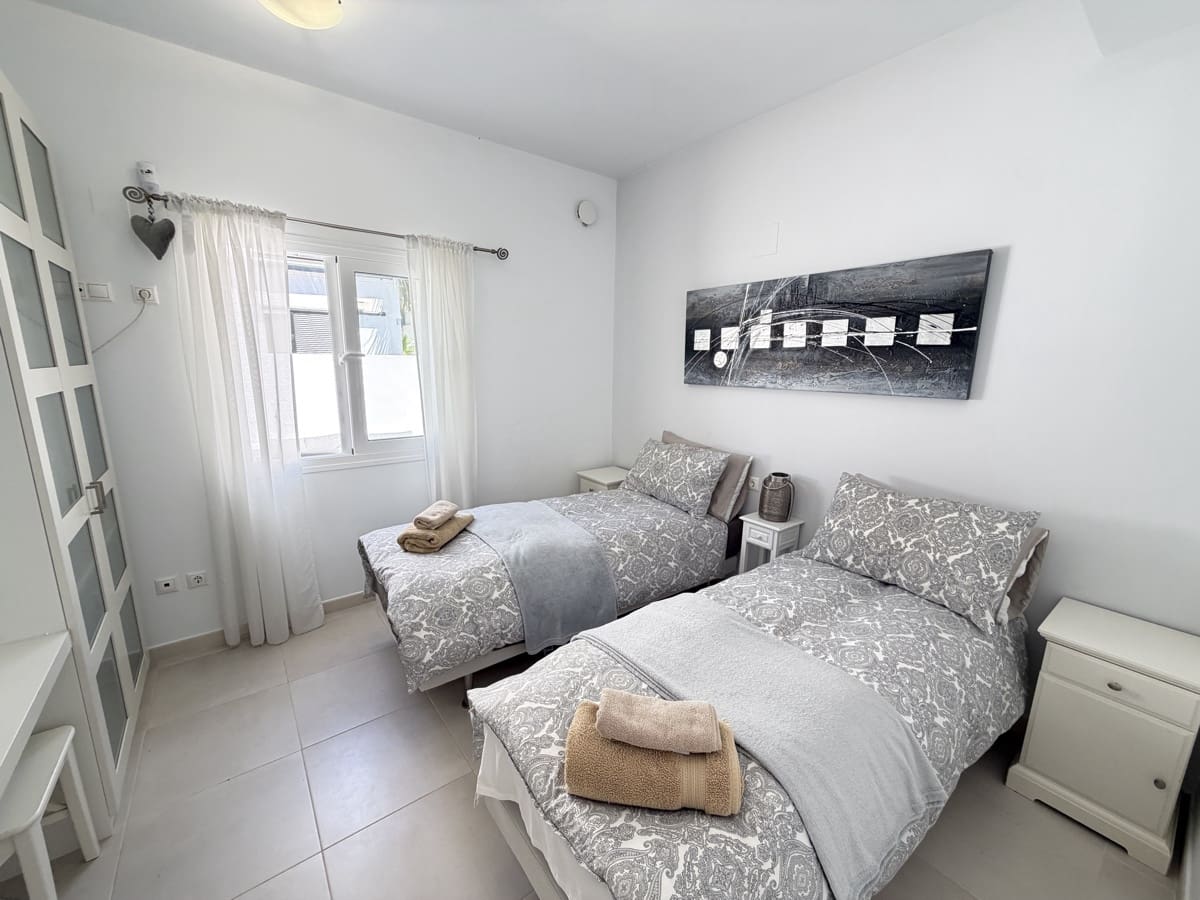 4 bedroom Villa for sale in Torrevieja with pool garage - € 650,000 (Ref: 9968600)