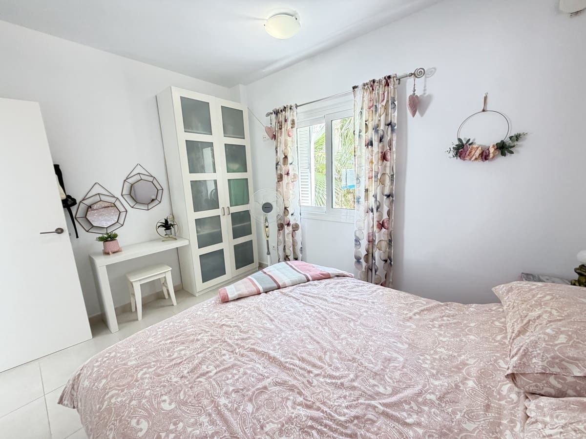 4 bedroom Villa for sale in Torrevieja with pool garage - € 650,000 (Ref: 9968600)