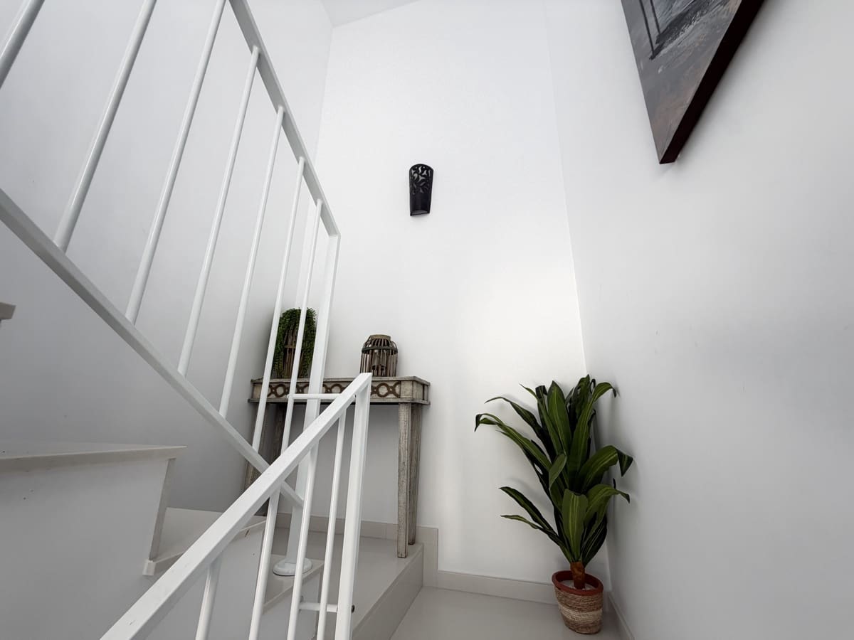 4 bedroom Villa for sale in Torrevieja with pool garage - € 650,000 (Ref: 9968600)
