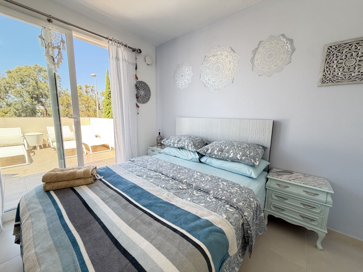 4 bedroom Villa for sale in Torrevieja with pool garage - € 650,000 (Ref: 9968600)