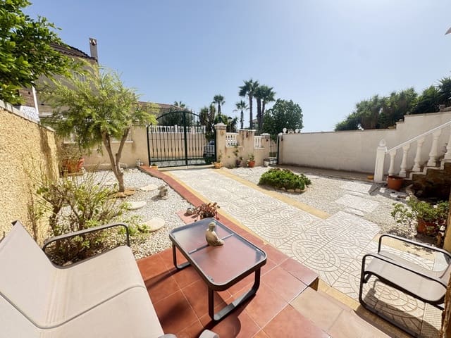 4 soveværelse Villa til salg i Villamartin, Orihuela - € 299.000 (Ref: 9968602)