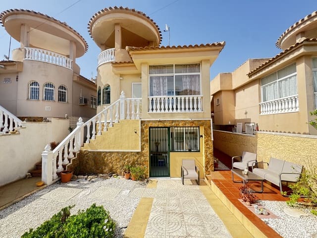4 soveværelse Villa til salg i Villamartin, Orihuela - € 299.000 (Ref: 9968602)