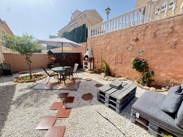 4 soveværelse Villa til salg i Villamartin, Orihuela - € 299.000 (Ref: 9968602)