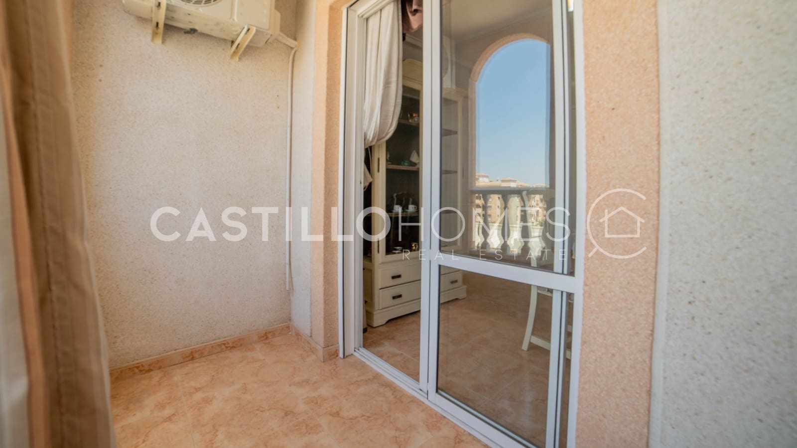 2 chambre Appartement à vendre à Torrevieja - 133 000 € (Ref: 9973652)