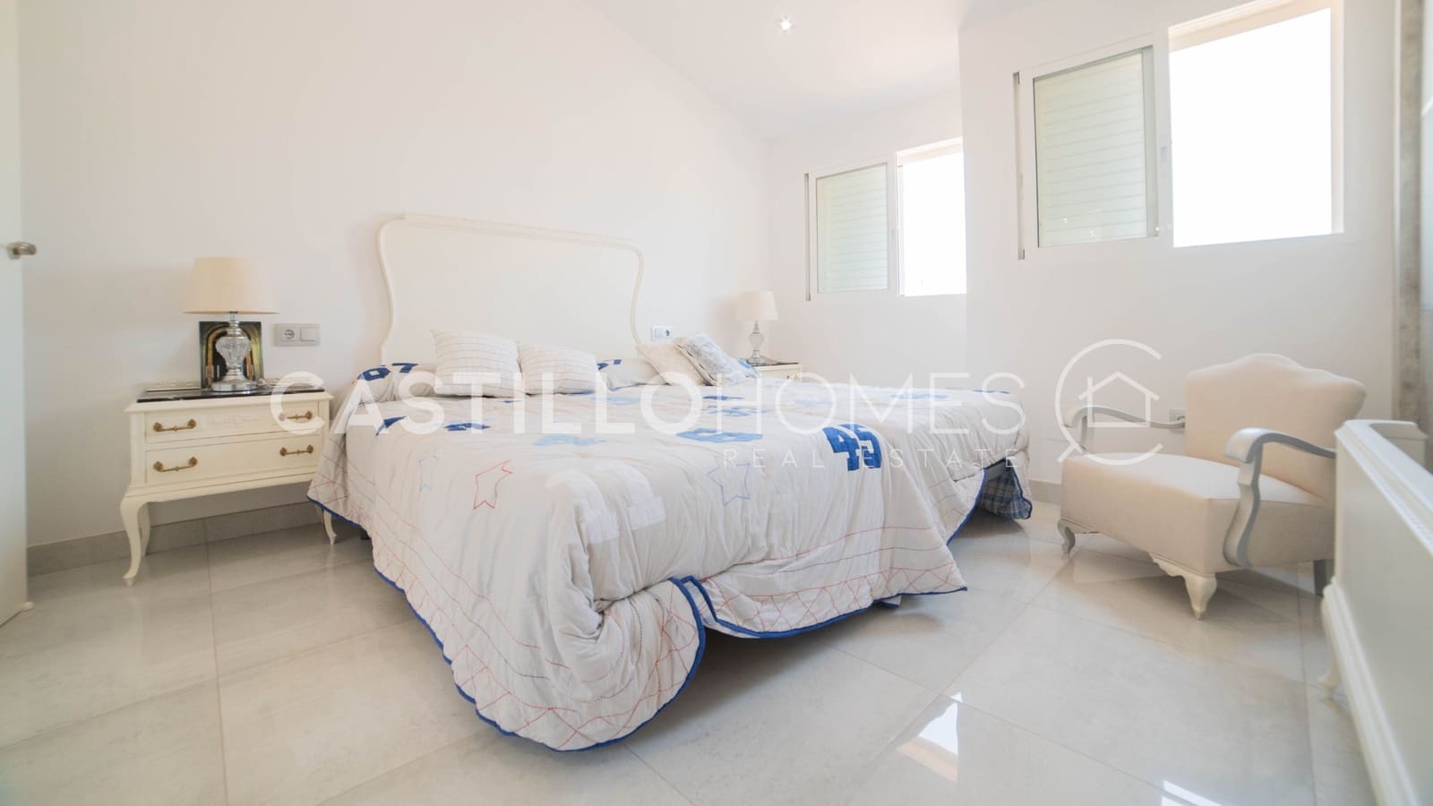 3 soverom Hus til salgs i Torrevieja med svømmebasseng - € 319 000 (Ref: 9973655)