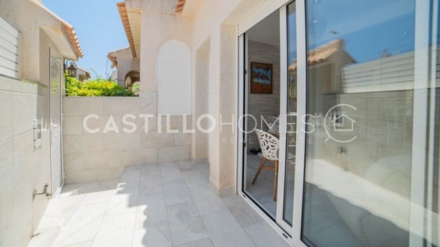 3 soverom Hus til salgs i Torrevieja med svømmebasseng - € 319 000 (Ref: 9973655)