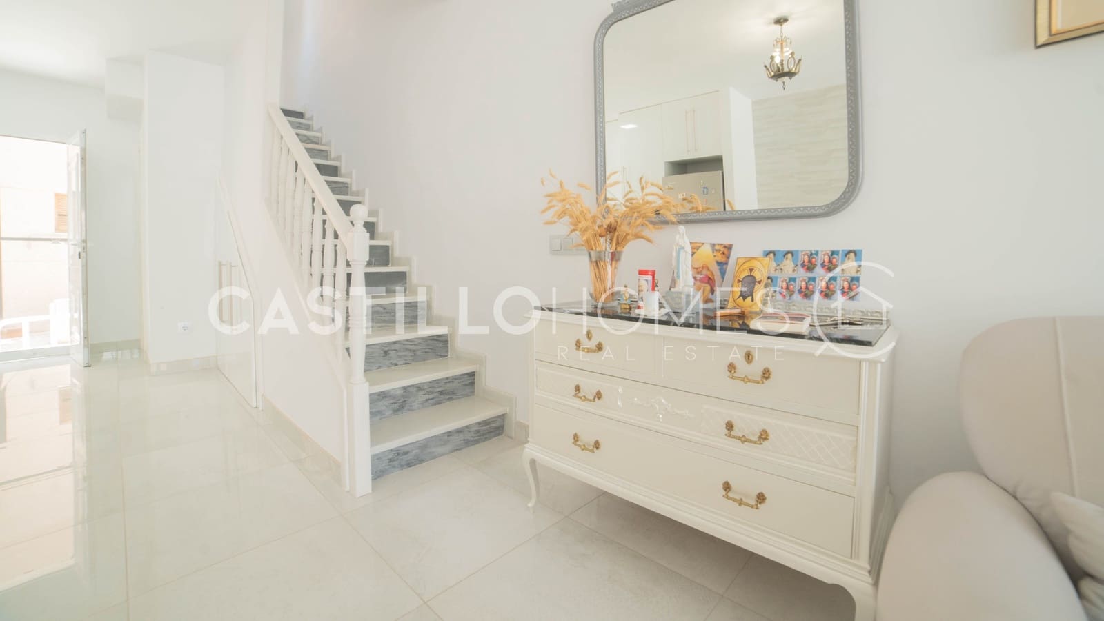 3 soverom Hus til salgs i Torrevieja med svømmebasseng - € 319 000 (Ref: 9973655)