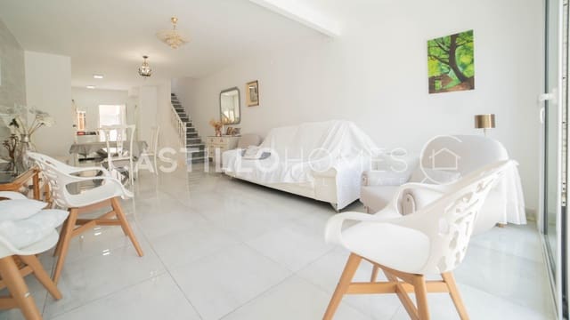 3 soverom Hus til salgs i Torrevieja med svømmebasseng - € 319 000 (Ref: 9973655)