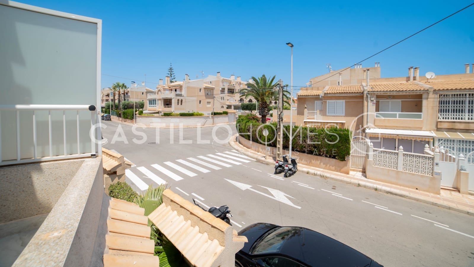 3 soverom Hus til salgs i Torrevieja med svømmebasseng - € 319 000 (Ref: 9973655)