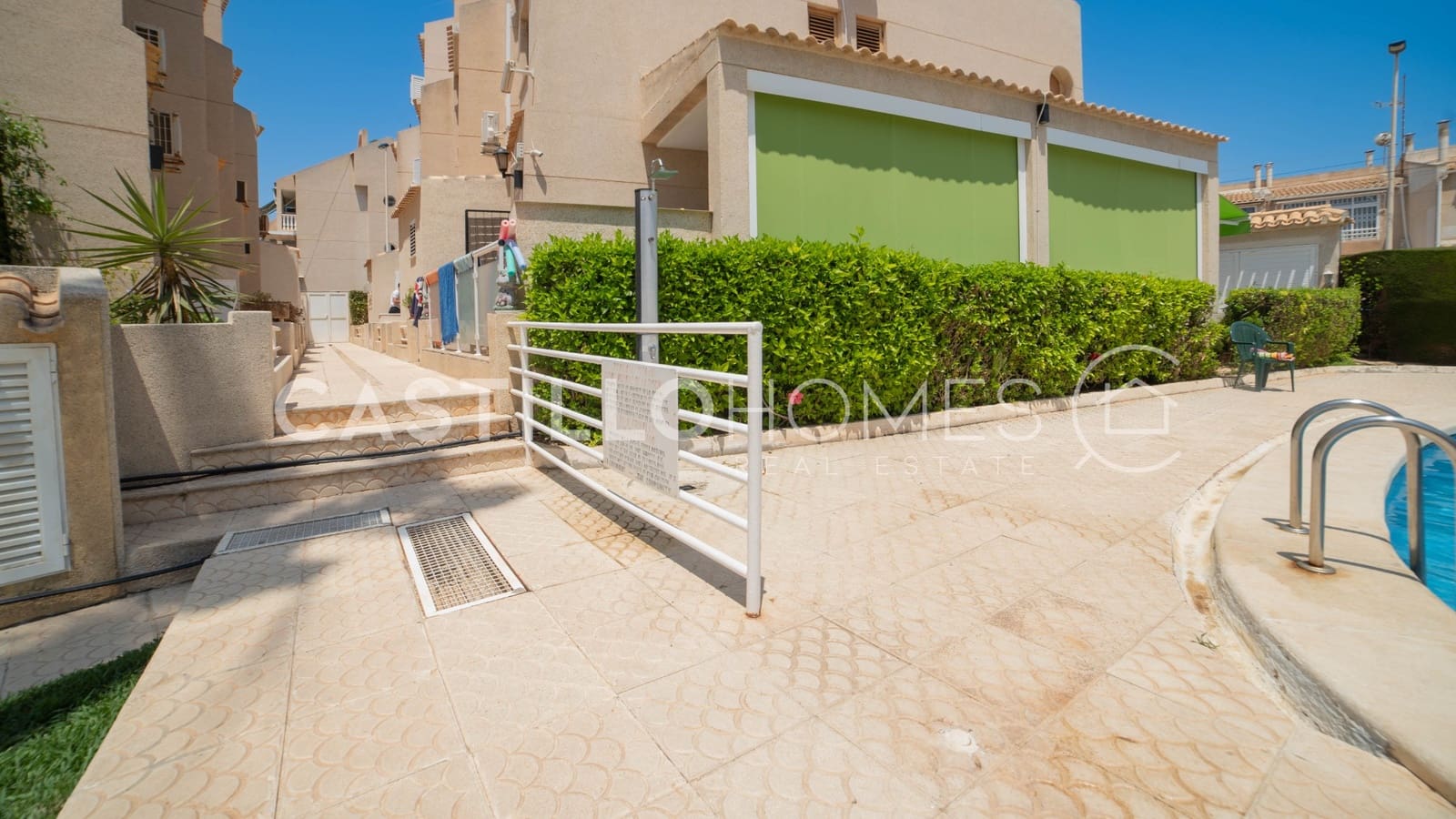 3 soverom Hus til salgs i Torrevieja med svømmebasseng - € 319 000 (Ref: 9973655)