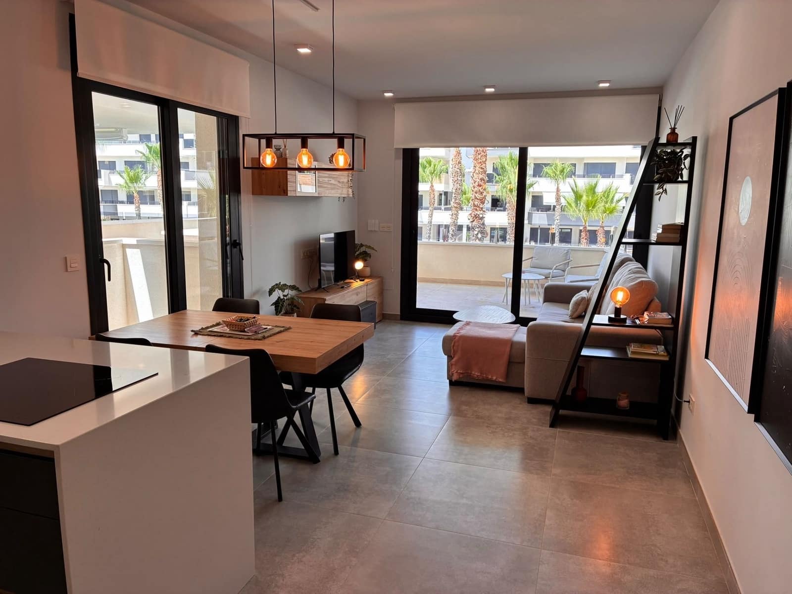 Apartamento de 2 habitaciones en Los Altos en venta con piscina garaje - 289.000 € (Ref: 9973657)