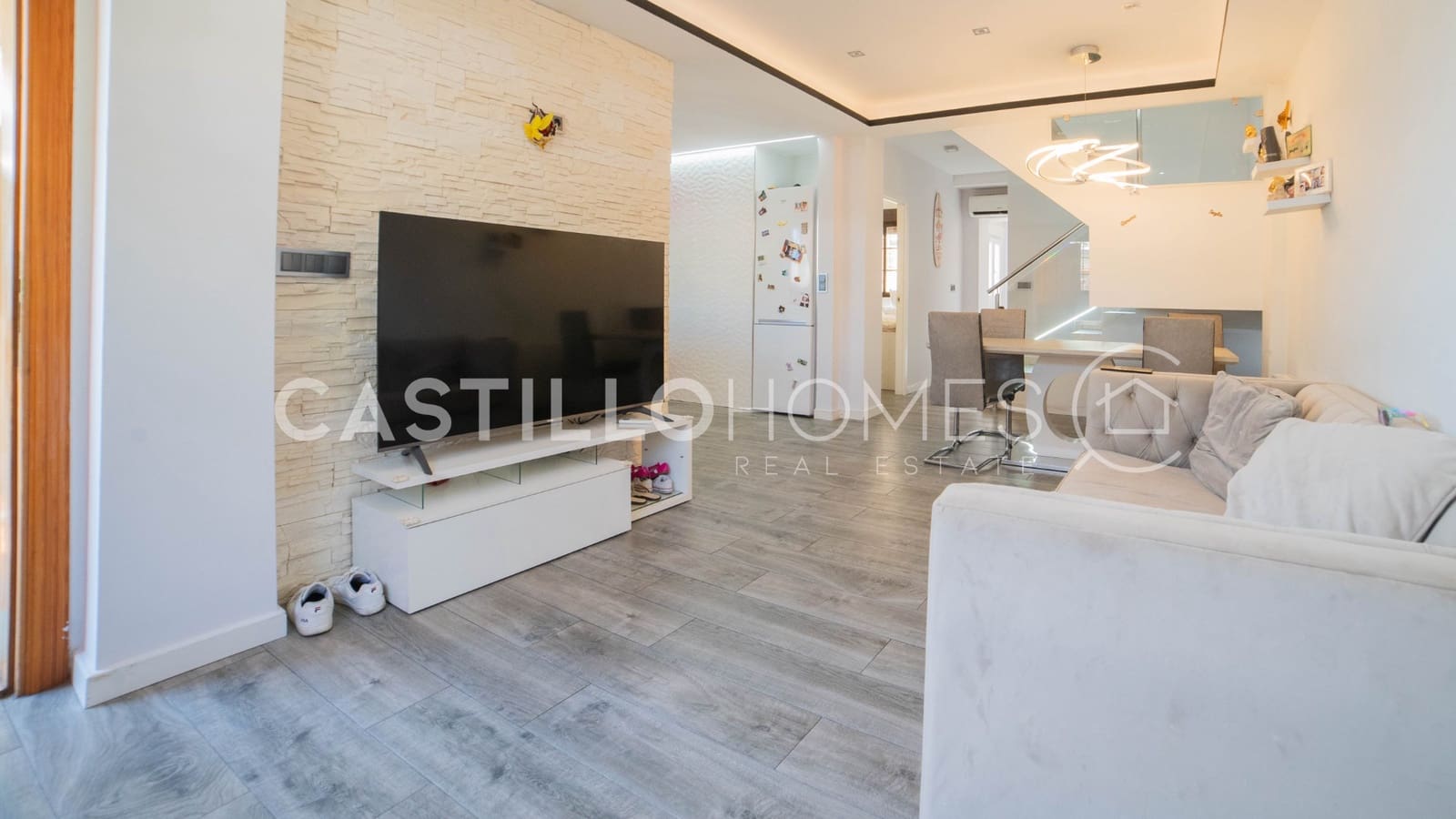 3 soverom Hus til salgs i Torrevieja med svømmebasseng - € 299 000 (Ref: 9973658)