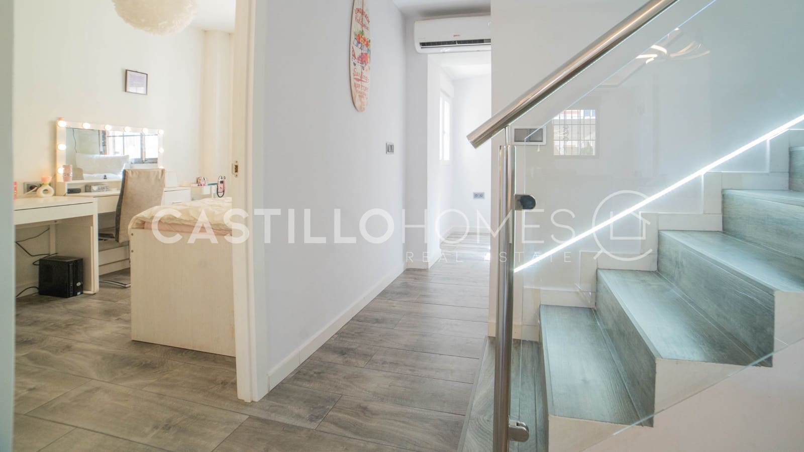 3 soverom Hus til salgs i Torrevieja med svømmebasseng - € 299 000 (Ref: 9973658)